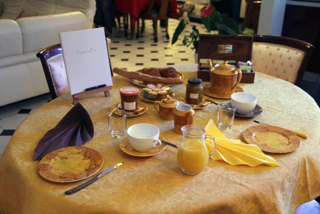 벨히브 쉬르 알리에 L'Orangerie B&B 외부 사진